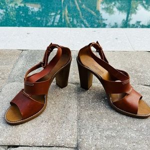 Madewell leather, chunky heeled sandals. Perfect condition. Only worn once.